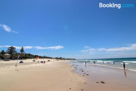 Saltwater Manor - Accommodation Redcliffe 0