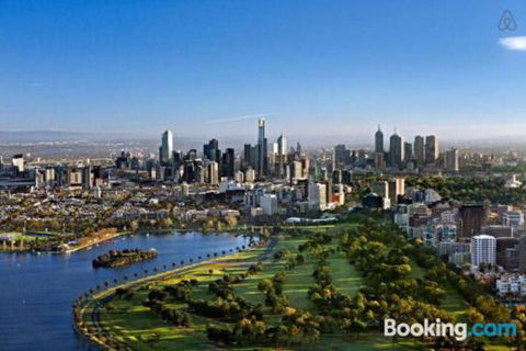 A Cozy CBD Suite With Spectacular City Views - Accommodation Redcliffe 4