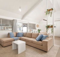 Little Kingsley Beach House 59A Kingsley Drive - Accommodation Redcliffe