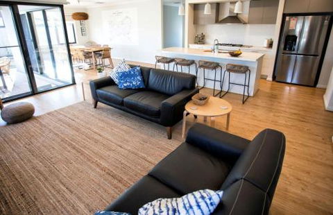 NAUTILUS - Accommodation Redcliffe 0