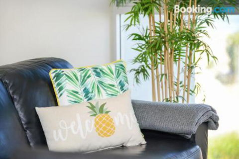 Bayline Beachfront Apartment No 4 - Accommodation Redcliffe 6
