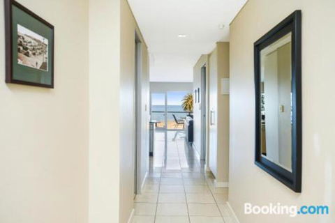 Bayline Beachfront Apartment No 4 - Accommodation Redcliffe 0