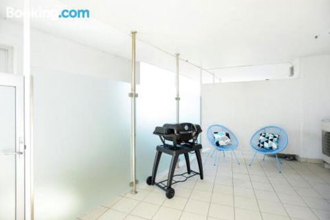 Bayline Beachfront Apartment No 4 - Accommodation Redcliffe 5