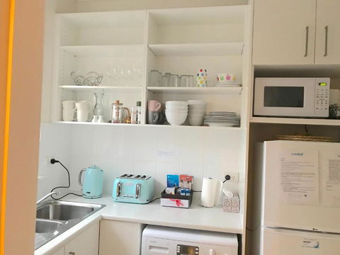 Smugglers Resort Style Apartments No 9 - Accommodation Redcliffe 2