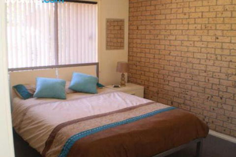 Retreat On Surf Beach - Accommodation Redcliffe 1