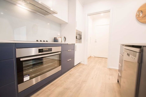 Contemporary â€˜Espritâ€™ With River Reserve Access - Accommodation Redcliffe 6