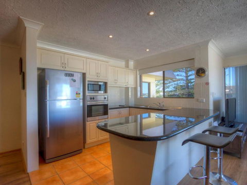 Champagne Court 10 - Accommodation Redcliffe 3
