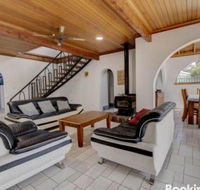 31 Rest Point Absolute Waterfront with Jetty - Accommodation Redcliffe