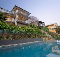 Absolute Waterfront Lakehouse Fishing Point Waterfront Pool Jetty - Accommodation Redcliffe