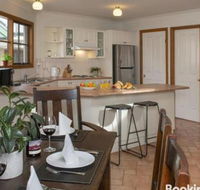 Cloud 9 Cottage Waves Walks  Welcoming - Accommodation Redcliffe
