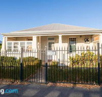 William Cottage Central Heritage Home - Accommodation Redcliffe