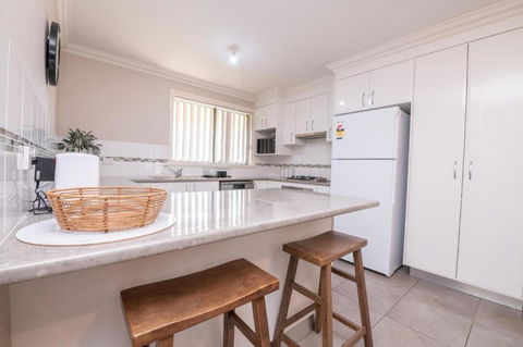 Wonderful Windred Modern Comfy Quiet - Accommodation Redcliffe 6