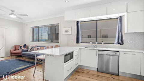 Yacaaba Beautiful Waterfront Location - Accommodation Redcliffe 6