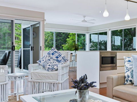 East Coast - Accommodation Redcliffe 1