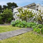 East Coast - Accommodation Redcliffe 0