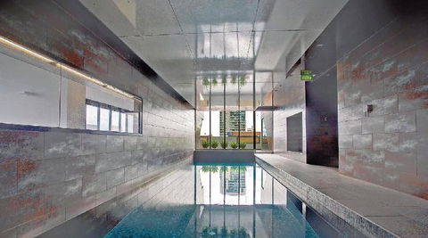 A Modern 2BR CBD Apt City Views FREE Parking - Accommodation Redcliffe 4
