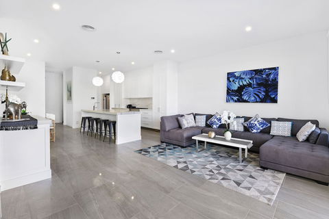 GC Private Homes - Waterfront Villas - Accommodation Redcliffe 5