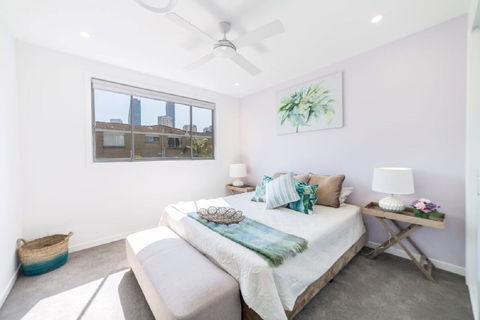 GC Private Homes - Waterfront Villas - Accommodation Redcliffe 3