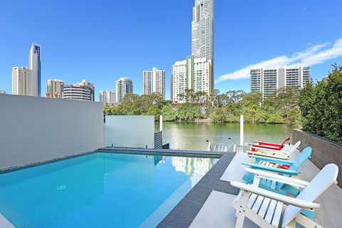 GC Private Homes - Waterfront Villas - Accommodation Redcliffe 0