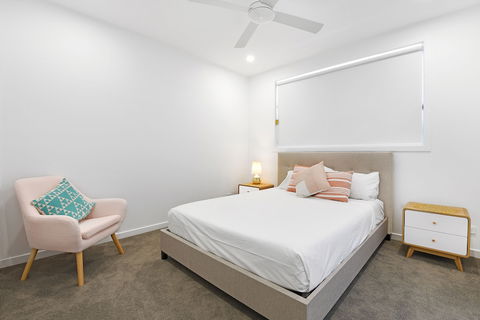 GC Private Homes - Waterfront Villas - Accommodation Redcliffe 4