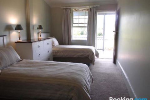 Old Schoolmasters Cottage On The Barrington River - Accommodation Redcliffe 6
