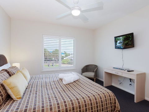 Oaks Pacific Blue 278 265 Sandy Point Road - Accommodation Redcliffe 3