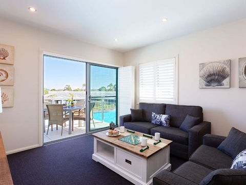 Oaks Pacific Blue 278 265 Sandy Point Road - Accommodation Redcliffe 4