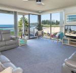 At The Beach Kiama Surf Beach at your doorstep - Accommodation Redcliffe