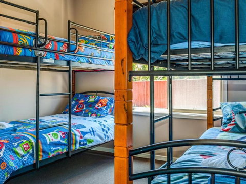 Valencia - Accommodation Redcliffe 4