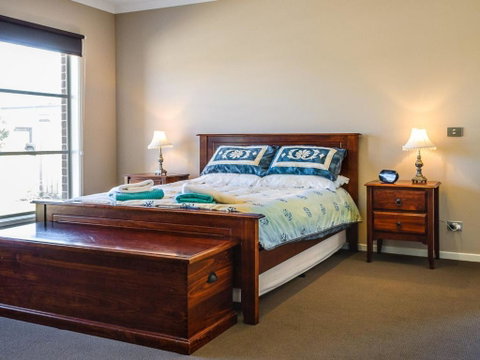 Valencia - Accommodation Redcliffe 2