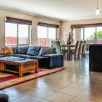 Valencia - Accommodation Redcliffe 0