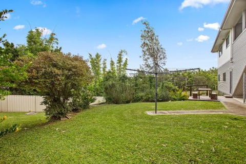 Coastal Retreat - Accommodation Redcliffe 5