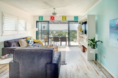 Coolum Beach 3 Level Townhouse Private Rooftop Terrace Spa Overlooking Mount Coolum - Accommodation Redcliffe 2