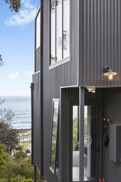 Months & Seasons Momentary Escapes Beach House - Accommodation Redcliffe 1