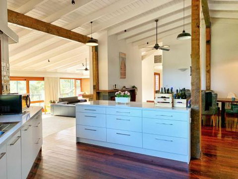 Cellar House - Accommodation Redcliffe 2