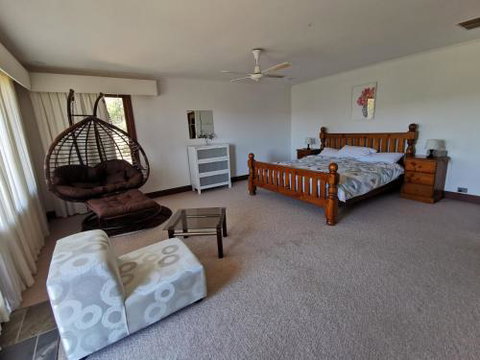 Cellar House - Accommodation Redcliffe 1