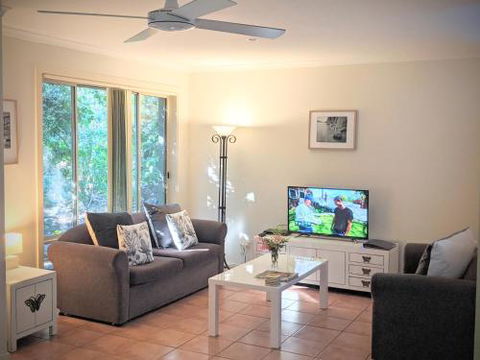 Cuttlefish Cove - Accommodation Redcliffe 2