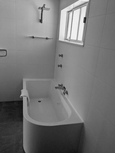 Cuttlefish Cove - Accommodation Redcliffe 6