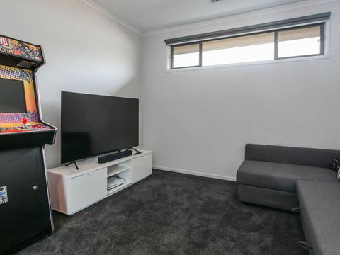 Lot 25 At Links - Accommodation Redcliffe 2