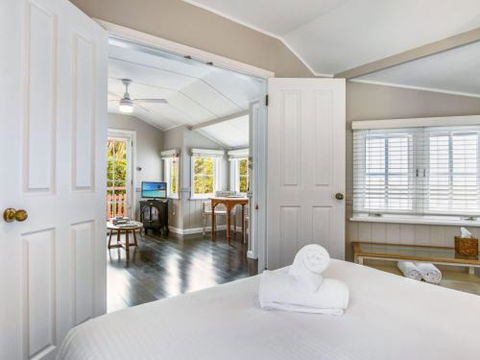 Cottage 6 Hyams Beach Seaside Cottages - Accommodation Redcliffe 3