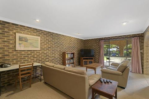 Kingfisher - Accommodation Redcliffe 1
