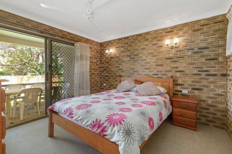 Kingfisher - Accommodation Redcliffe 2