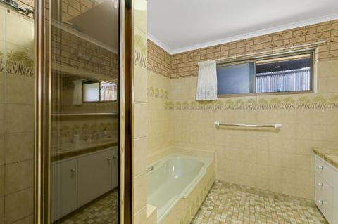 Kingfisher - Accommodation Redcliffe 3