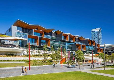 DREAM HARBOUR VIEW 2 BRM / GYM POOL & PARKING - Accommodation Redcliffe 6