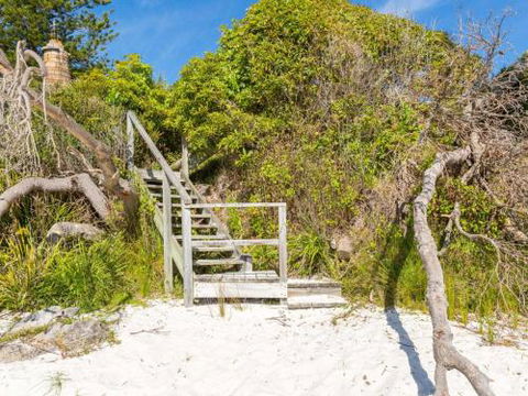 Bimbadgen At Hyams Beach 4pm Check Out Sundays - Accommodation Redcliffe 6