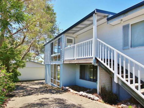 Bimbimbie At Hyams Beach 4pm Check Out Sundays - Accommodation Redcliffe 4