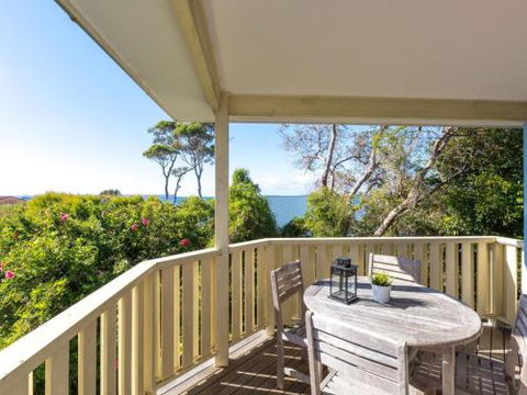 Hyams Seaside Apartment 4pm Check Out Sundays - Accommodation Redcliffe 0