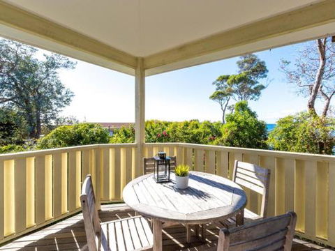 Hyams Seaside Apartment 4pm Check Out Sundays - Accommodation Redcliffe 5