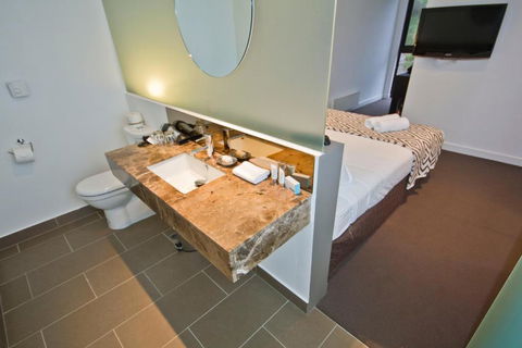 St Falls West 101 - Accommodation Redcliffe 5