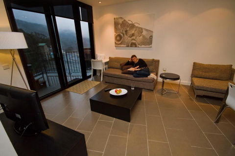 St Falls West 101 - Accommodation Redcliffe 2